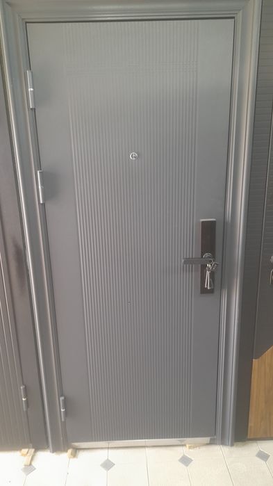 Temir Eshiklar dom i uchaskalar uchunturida qarab tugri sikladdan