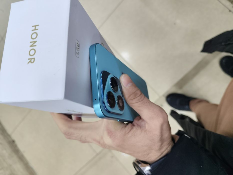 HONOR 400 Lite 5G pamit 8+8.256gb 2ta sim ime utgan afetsalne