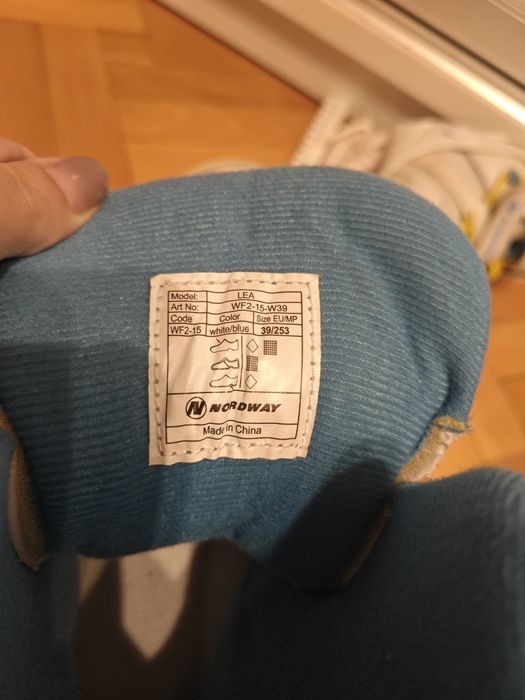 Продам бу коньки, 39р