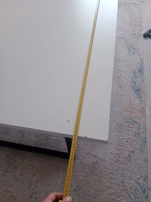 Продам стол для гостинной