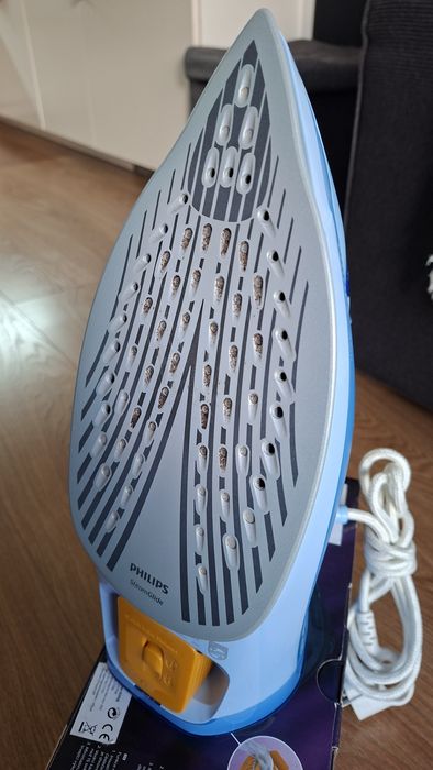 Ютия Philips Azur GC4535 2400W