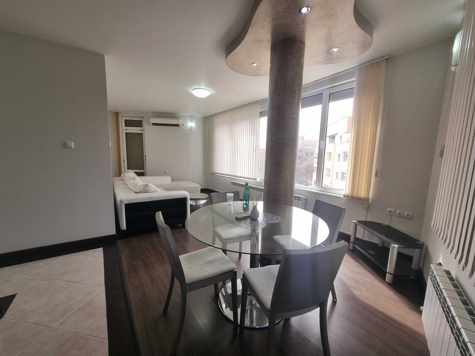 Продава се Тристаен апартамент в Благоевград, Ален мак - 90 кв.м за 1017 €/кв.м - Снимка #1