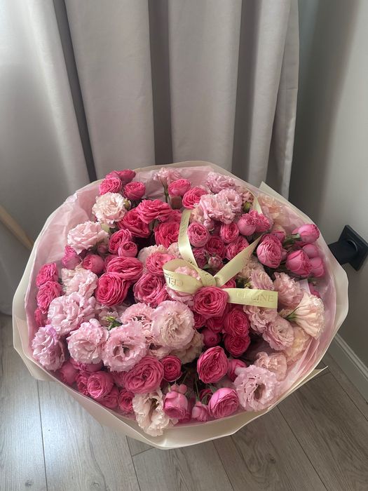 Огромный букет цветов