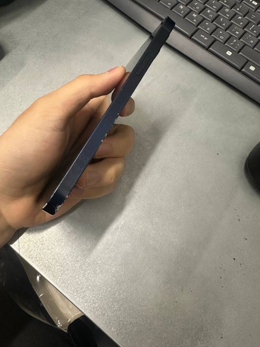 Продам IPhone 12