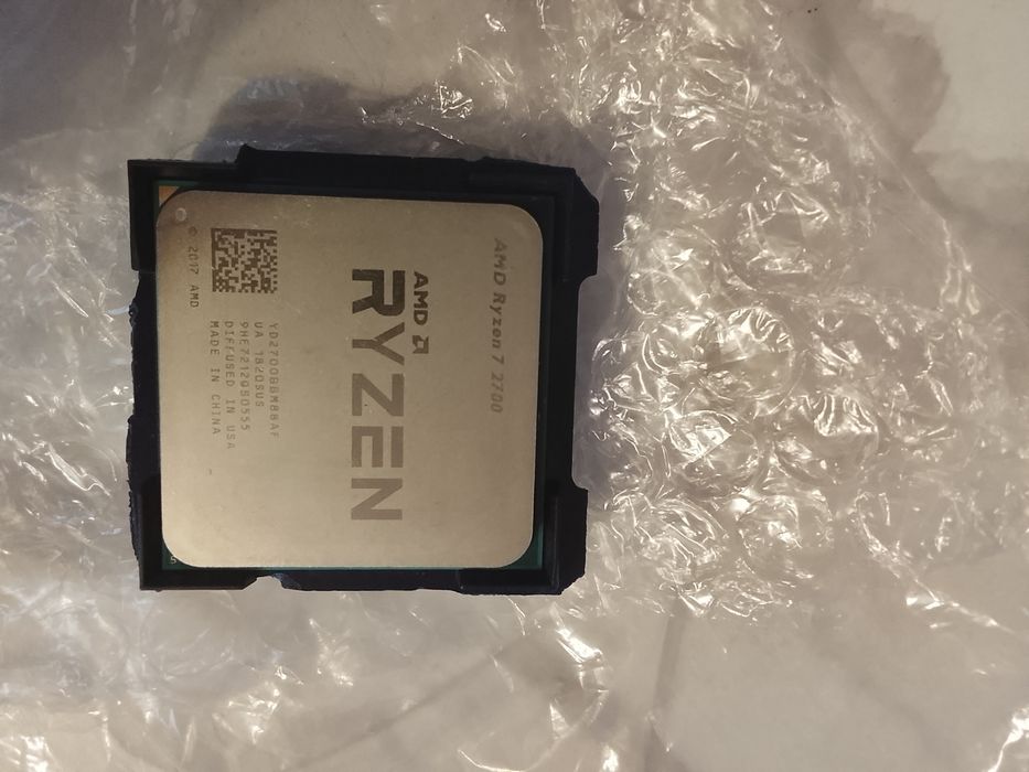 Процессор Ryzen 7 2700