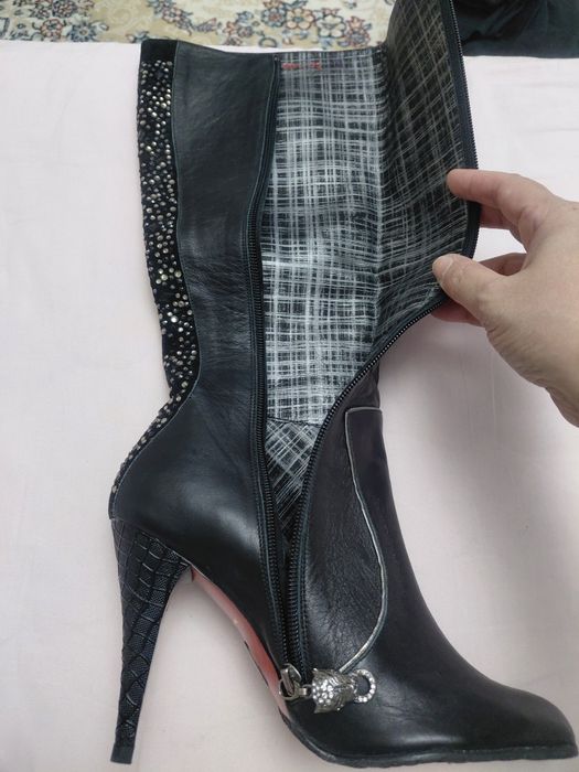 Женские сапоги со стразами