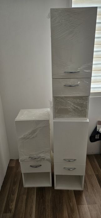 Шкафчета за баня.