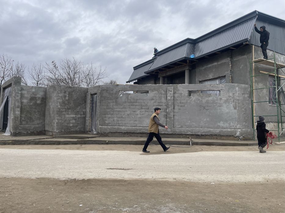 Keles Sanatoriya idorasida uy sotiladi