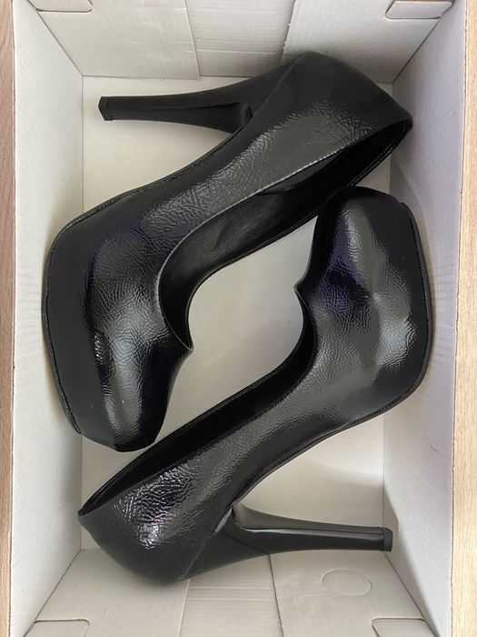 Дамски елегантни черни обувки