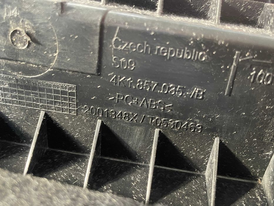 Torpedou negru Audi A6 C8 - A7 4K cod 4K1857035