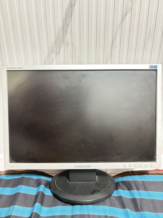 Монитор Samsung SyncMaster 923NW (19”)