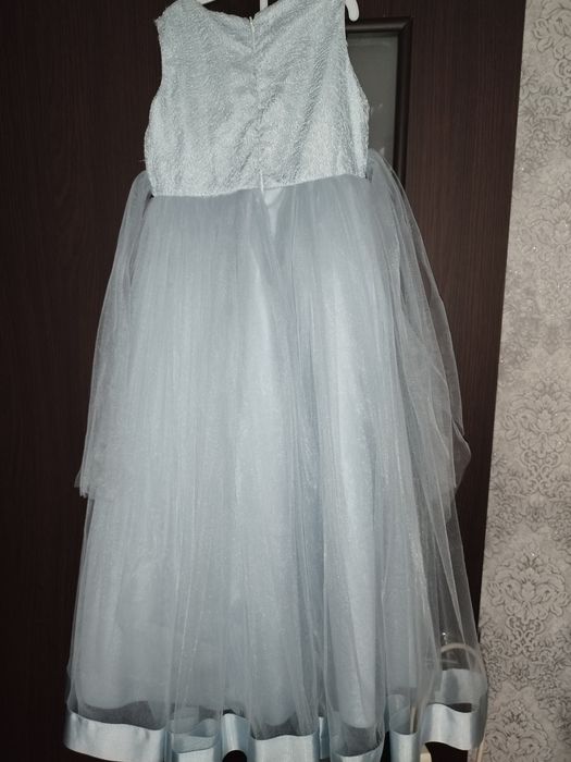 Продам платье на девочку, выпускное