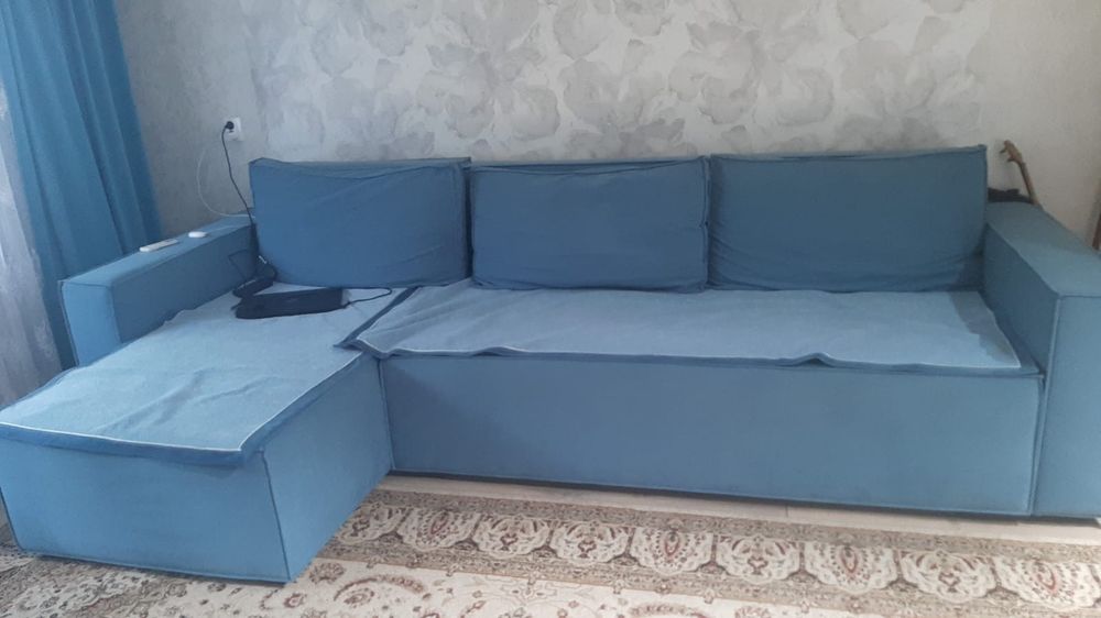 Продается диван большой для зала