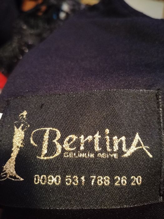 Vand rochie in stare perfecta