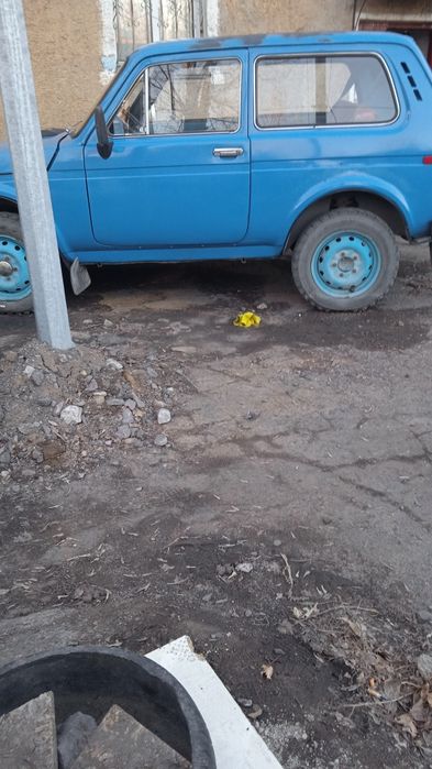 Продается машина Нива ваз 21 21