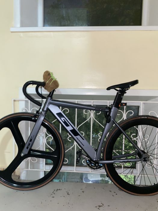 Продам срочна 100тыс  размер м-ка