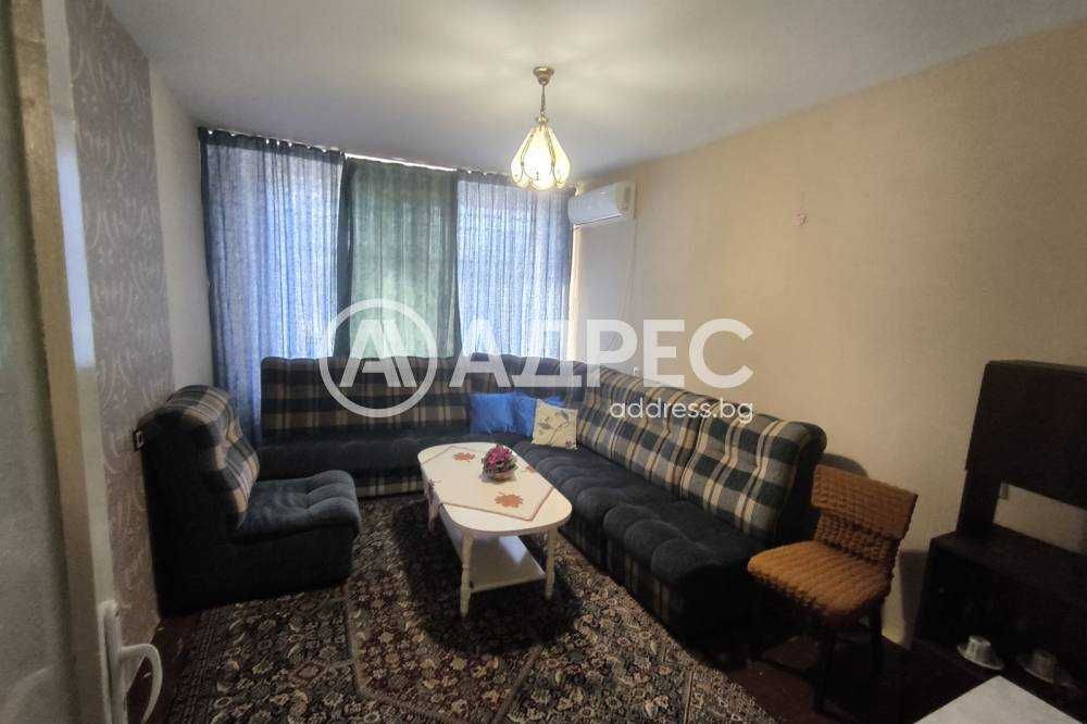 Дава се под наем Двустаен апартамент в Разград, Център - 66 кв.м за 204 € - Снимка #1