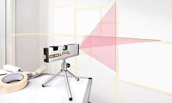 Nivelă cu laser si boloboc cu trepied, SIGILATA, realizata in Germania