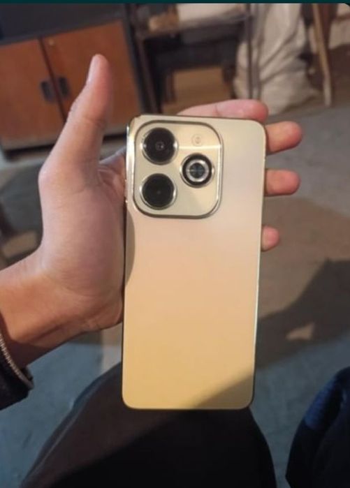 Infinix HOT 40 i