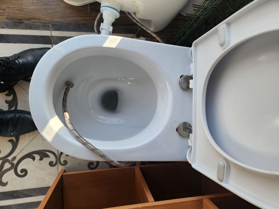 Продам унитаз новый