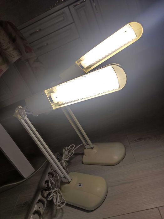 Настольная лампа