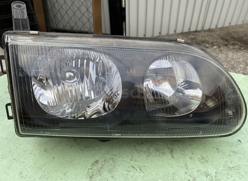 Фара на Delica булка