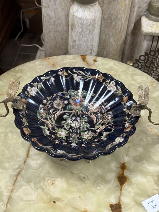 Fructiera din portelan si elemente bronz