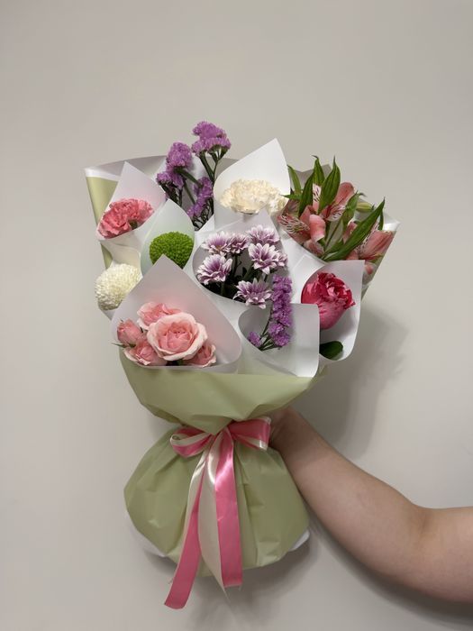 Цветы трендовый букет