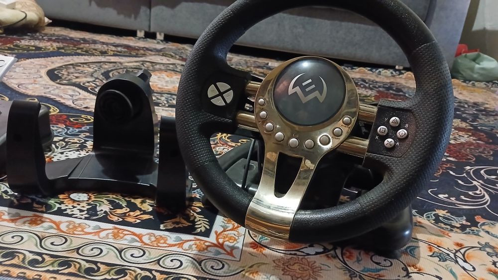 Продам игровой руль GC W800