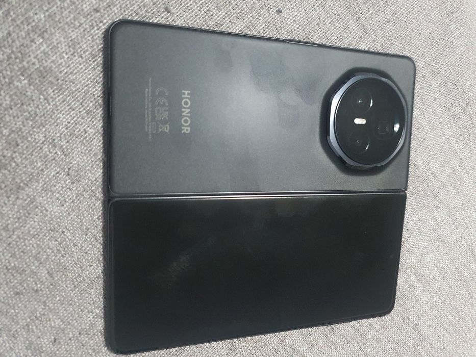 Vând Honor V3  foarte slim