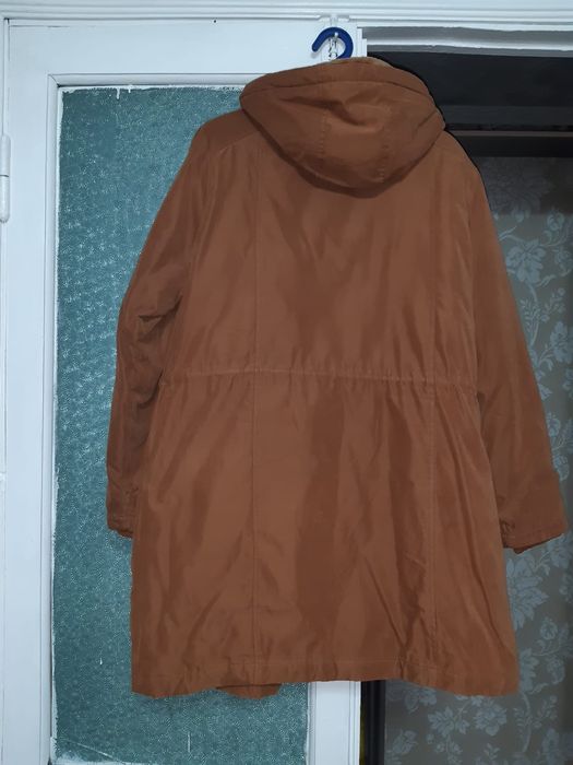 Продам женскую куртку