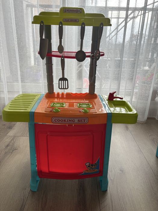 Детска пластмасова кухня
