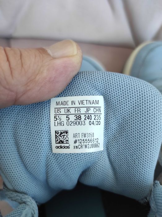 Маратонки  Adidas  38 номер