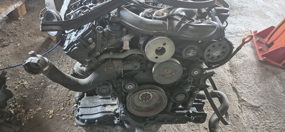 Audi a6 c6 3.0tdi двигател 233кс