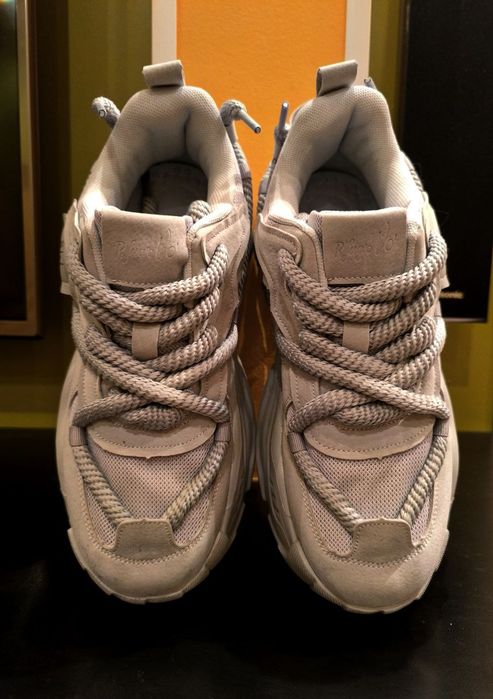 Шикарные и хайповые кроссы!