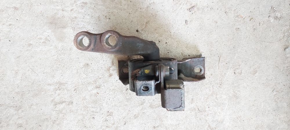 Подушка двигателя мазда 323