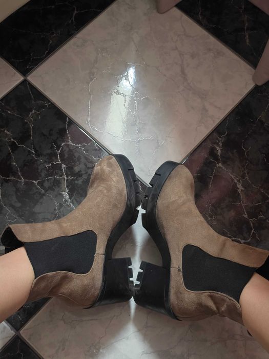 Ghete din piele de căprioară