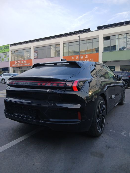 Zeekr 001 you 3.8s / 100 km full 4wd