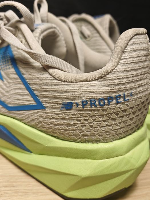 New Balance Fuelcell Propel,noi,43