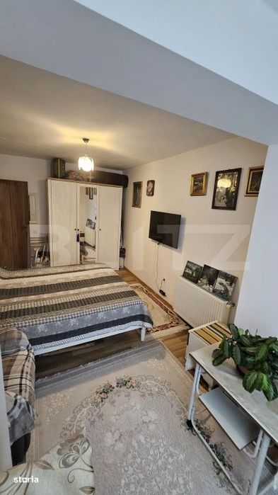 Apartament semidecomandat cu 3 camere, 67 mp, parcare inclusa, zona Fl