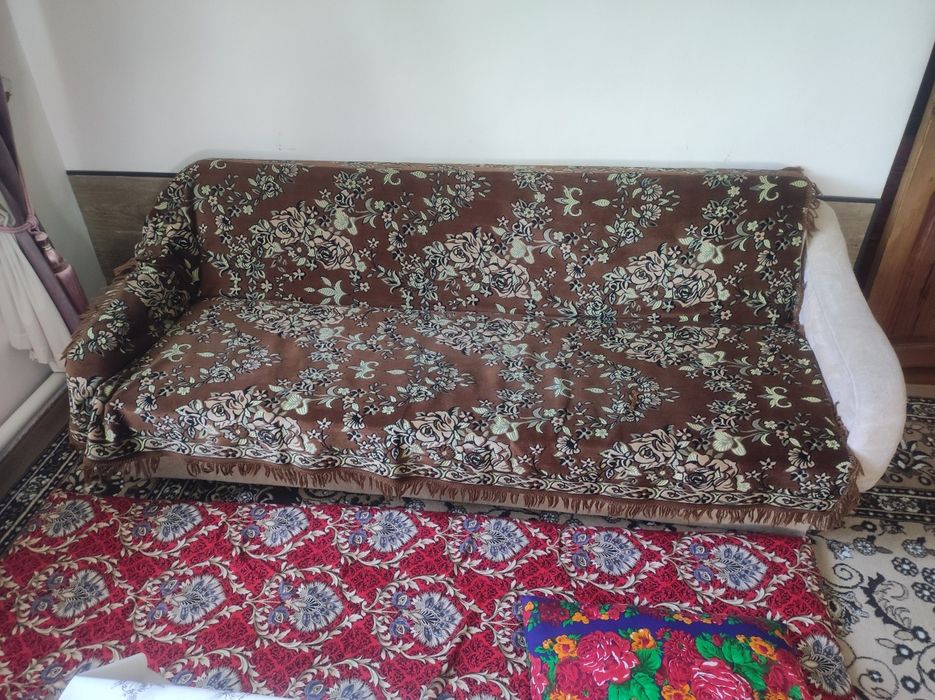 Диван и два кресла