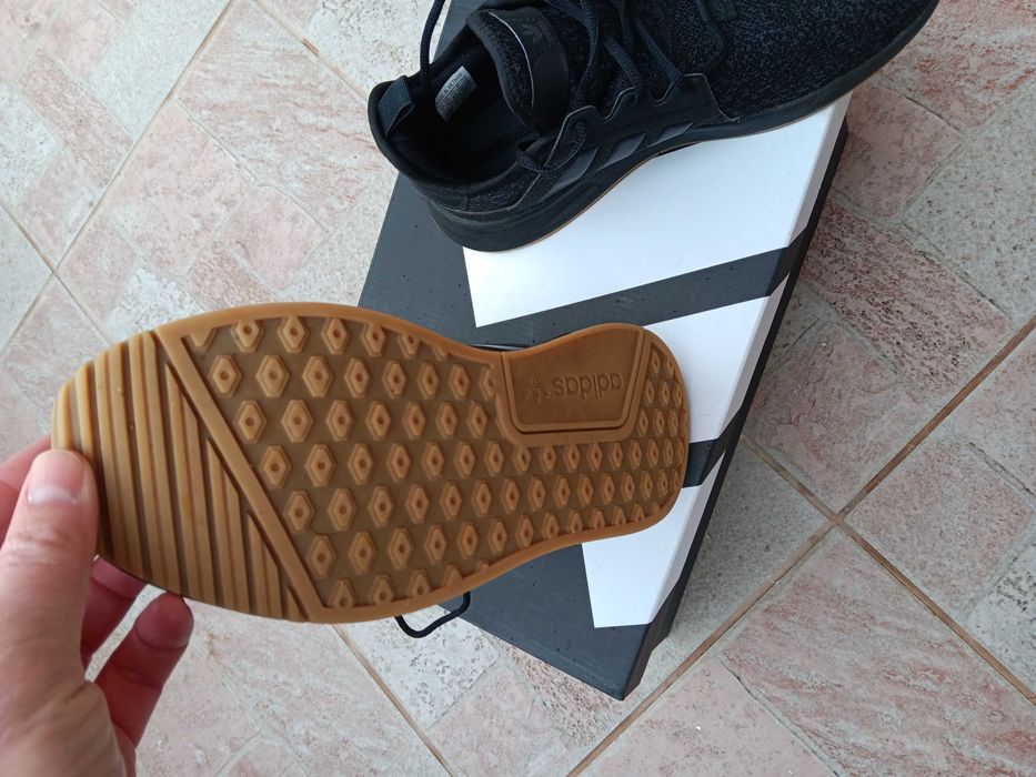 Маратонки    Адидас