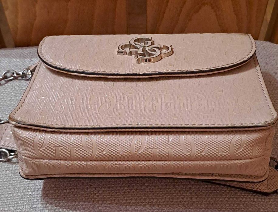 Оригинална чанта Guess