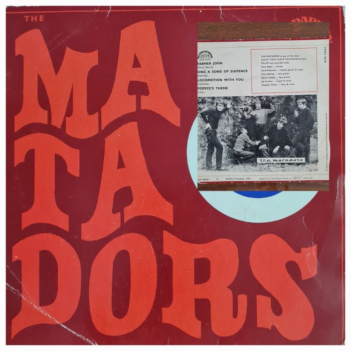 De vânzare 6 discuri vinil,vechi,cu muzică ușoară.