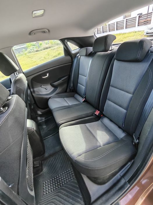 Hyundai i30 1.6 benzină 120 CP • 69.915 km REALI • 2 proprietari din România