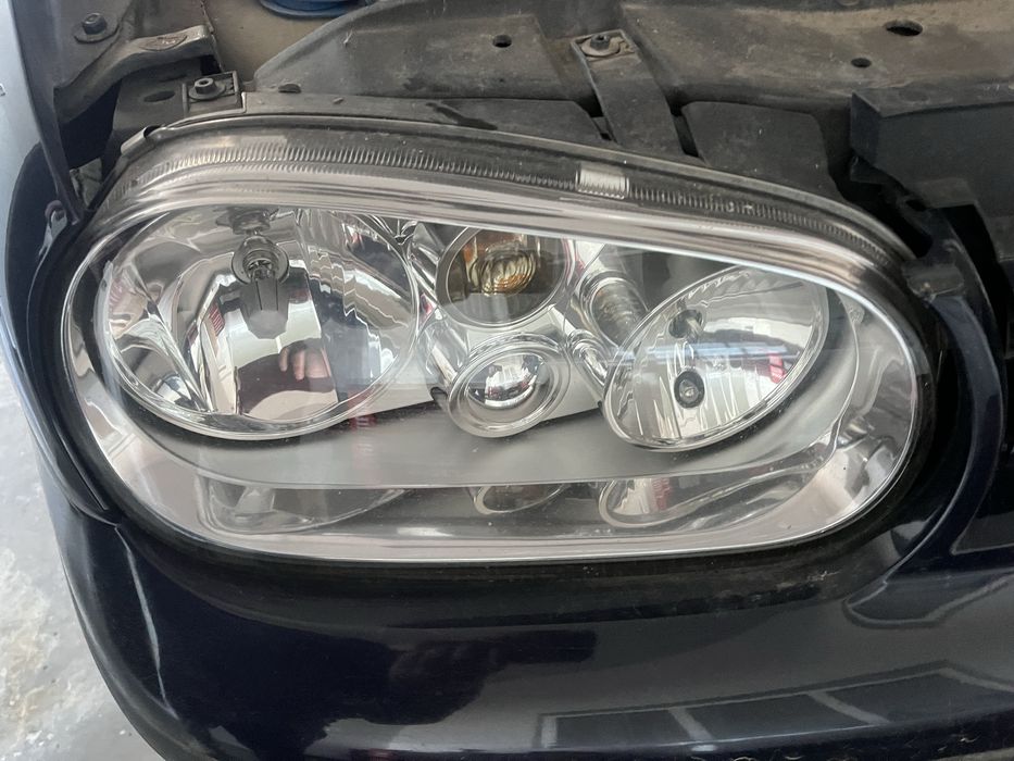 Far dreapta golf 4 stare foarte buna