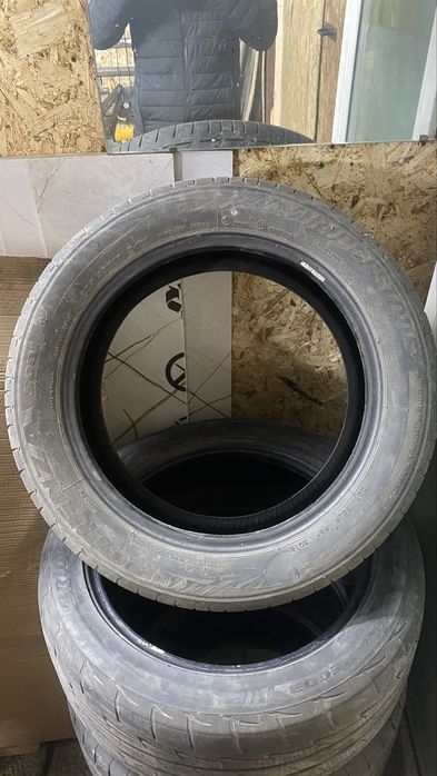 Продам летние шины brigstone на 17 в хорошем состояний