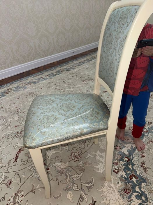 Стулья для гостей