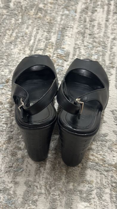 Продается босоножки, кожаные,38 размер