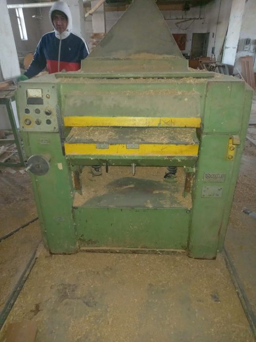 Столярные станки и бункер